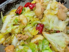 干椒手撕包菜-滇越乘象云南餐厅(豆各庄店)