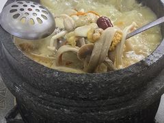 -南渝食府.墨脱石锅松茸鸡