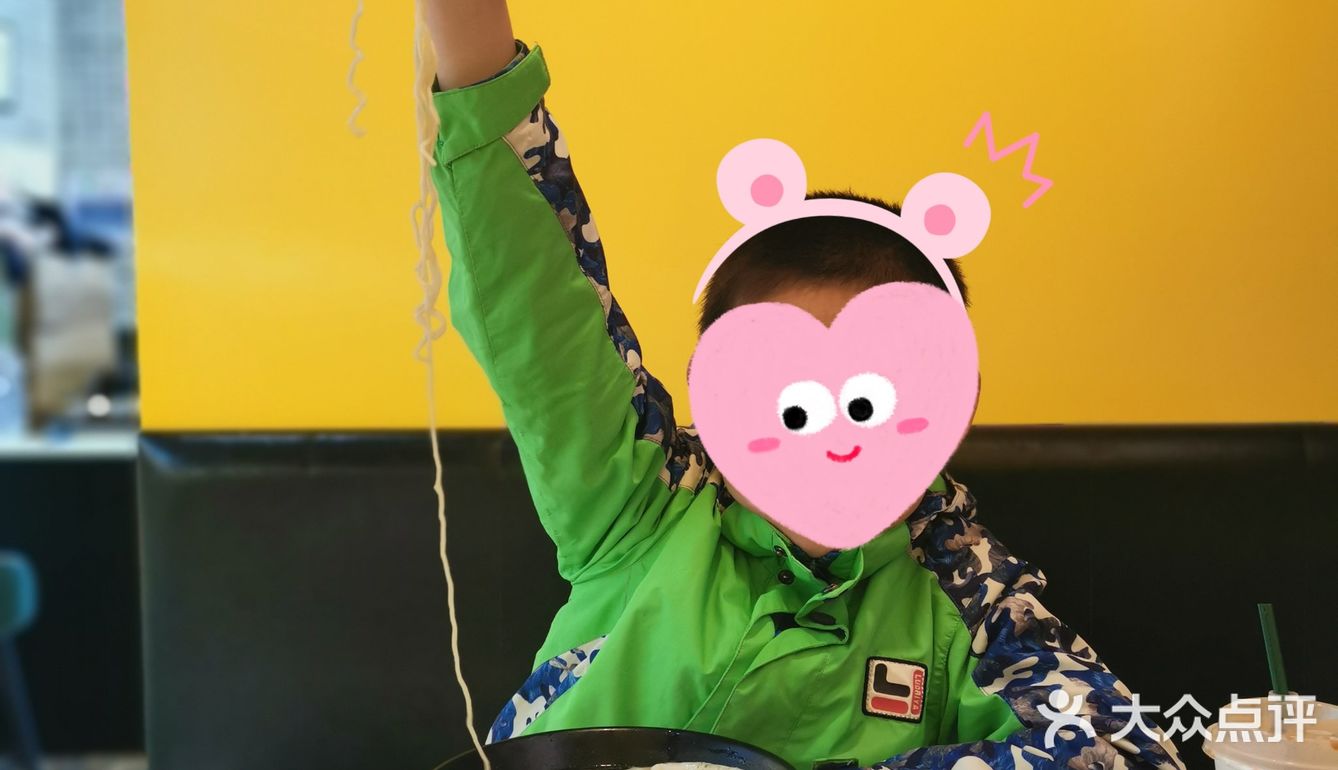 周末带上儿子嗨#周末带着儿子来到种草已久的港式茶餐厅