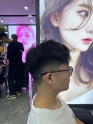 -藤野造型烫染·漂发