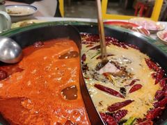 番茄鸳鸯锅底-有拈头成都市井火锅(老门东店)