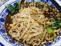 -渝之汇牛肉豌杂面