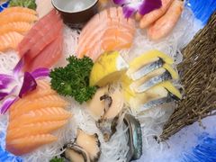 -青瓦餐厅·生鱼片·韩园烤肉(西塔店)