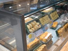 面包甜点陈列柜-泸溪河桃酥(欧尚店)