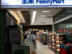 -全家便利店(江湾镇站店)