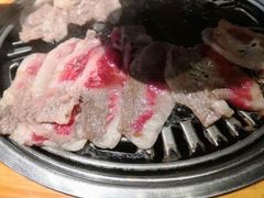 精品牛五花-唯成•韩国炭火烤肉 유성고기