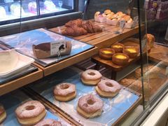 面包甜点陈列柜-巴黎贝甜(昆城广场店)