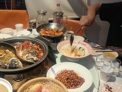 -阿瓦山寨·湘菜现炒·剁椒鱼头王(咸阳总店)
