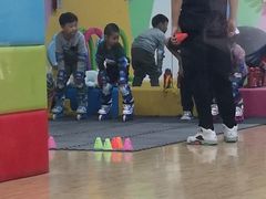 -米高蓝斯克国际轮滑中心(中铁建店)