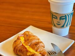 火腿芝士可颂-星巴克(北京市民生金融中心店)