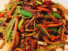 茶树菇炒鸭丝-盐帮食坊•小河帮川菜(四川师大店)