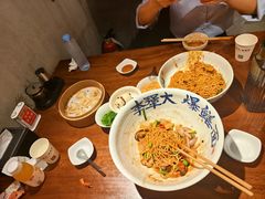 -李犟大爆鳝面·手工蟹黄包(湖滨西湖店)