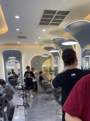-苏奇发型·烫发染发