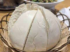 山东呛面大馒头-山东宾馆·齐鲁苑餐厅