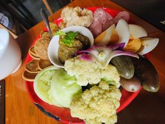 -Chom Cafe and Restaurant