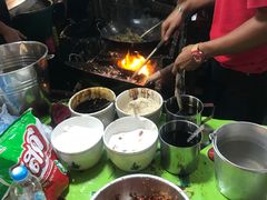 -席娜卡琳火车铁道夜市