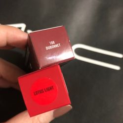 -M·A·C