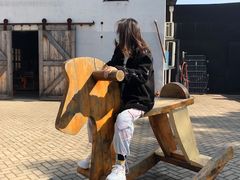 -几个木匠匠人厨房