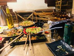 -何师烧烤Pro ·江湖川菜·小龙虾·精酿(太古里旗舰店)
