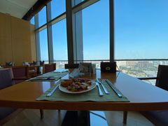 靠窗位-视界美食自助餐厅·石家庄希尔顿酒店