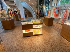 -HERMES(湖滨银泰in77店)