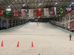 -乔波室内滑雪场