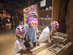 -探洞工场(丹尼斯7天地店)