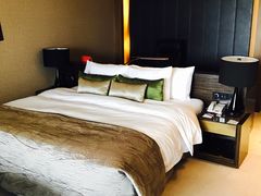 -上海滴水湖皇冠假日酒店