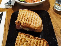 生三文鱼拌饭-Moka Bros 摩卡站(嘉华店)