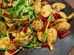 -曼听小寨海鲜烧烤·大连辣炒大王(盖州街店)