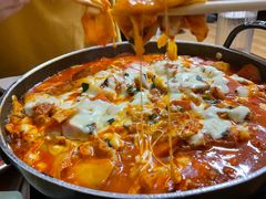 -亲昵春川鸡排(韩国美食街店)
