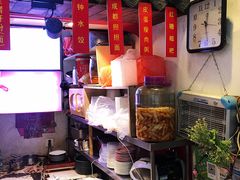 -爆炸头阿姨小四川正宗川味小吃(无任何分店)