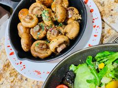 香煎小蘑菇-BROWNSTONE布朗石西班牙餐厅(富城店)