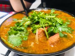 招牌炸酱酸辣米线-肥汁米蘭香港米线(长宁来福士店)