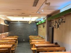 -万记麻辣烫国展总店