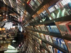-钟书阁(珍园店)