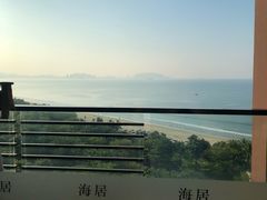 -三亚湾海居铂尔曼度假酒店