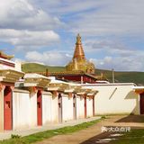 一座高大华丽建筑的寺庙