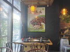 -侯志伟老街炒鸡(广济街店)