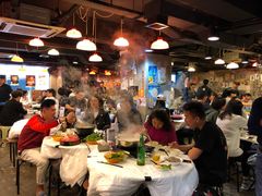 大堂-鲜入围煮花胶鸡海鲜火锅