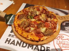 意式霸丸比萨-牛男手造(地铁天虹店)