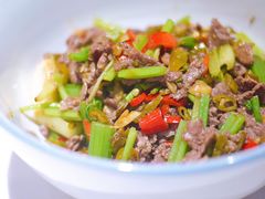 卜辣椒芹菜炒黄牛肉-农耕记·湖南土菜(halo广场店)