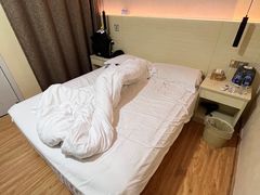 -华艺酒店(文化宫地铁站店)