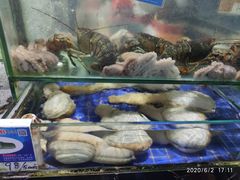 -三亚新鸿港水果一级批发市场