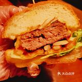 环境超棒的一家西式餐吧