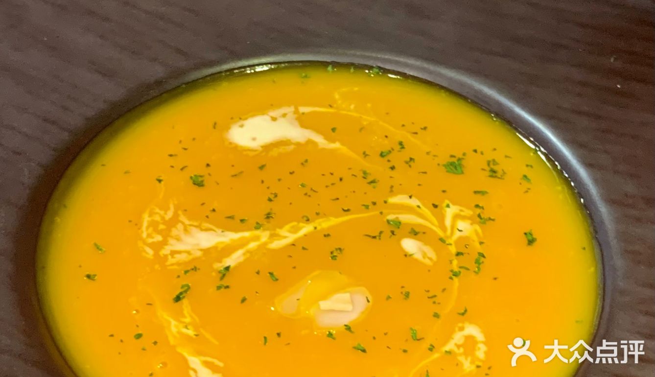 来罍街怎么能不吃顿漂亮饭呢？