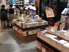 -西西弗书店&矢量咖啡(凯德晶萃广场店)