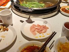 -茅草房·河畔园林火锅