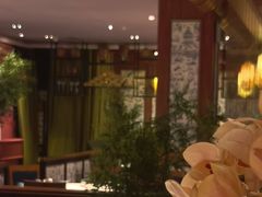 -八府香鸭·啫啫煲(华山路店)