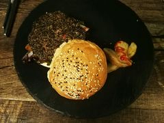 -HIGH FIVE哈福手工汉堡(桂林路店)